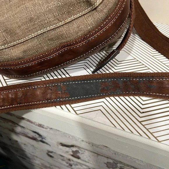 🍁4/$15 Hilary Radley Crossbody bag🍁 - Picture 7 of 10